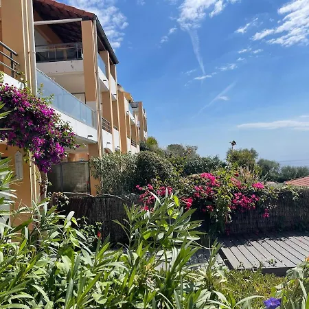 Terrasse Vue Mer, Piscine A Appartement